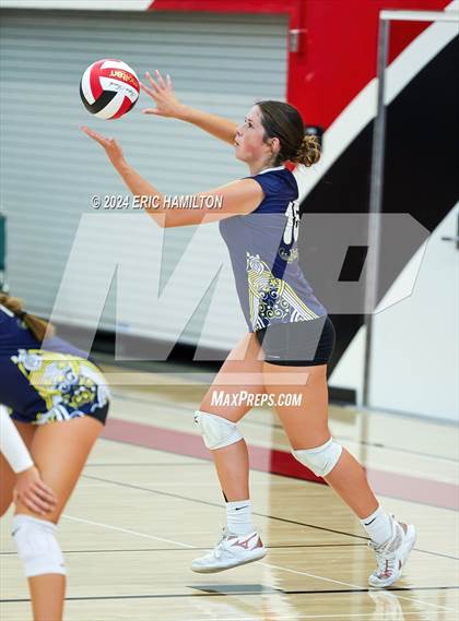 Thumbnail 1 in Oaks Christian vs Millikan (Tae Kim Lakewood/Molten Classic) photogallery.