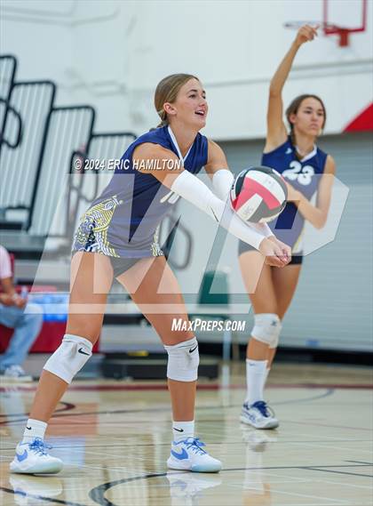 Thumbnail 2 in Oaks Christian vs Millikan (Tae Kim Lakewood/Molten Classic) photogallery.