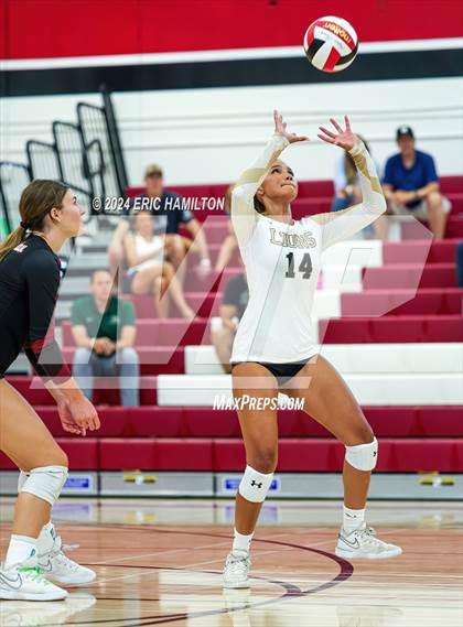 Thumbnail 3 in Oaks Christian vs Millikan (Tae Kim Lakewood/Molten Classic) photogallery.