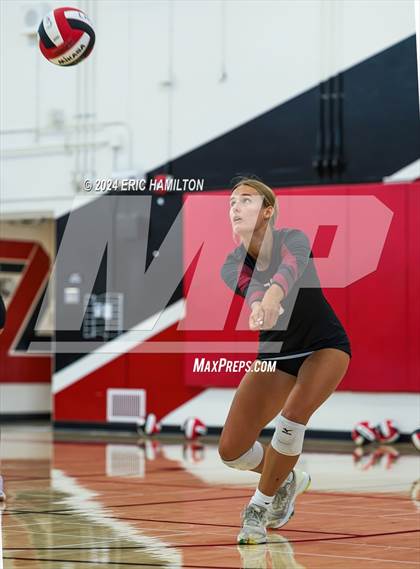 Thumbnail 2 in Oaks Christian vs Millikan (Tae Kim Lakewood/Molten Classic) photogallery.