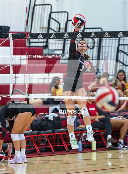 Thumbnail 2 in Oaks Christian vs Millikan (Tae Kim Lakewood/Molten Classic) photogallery.