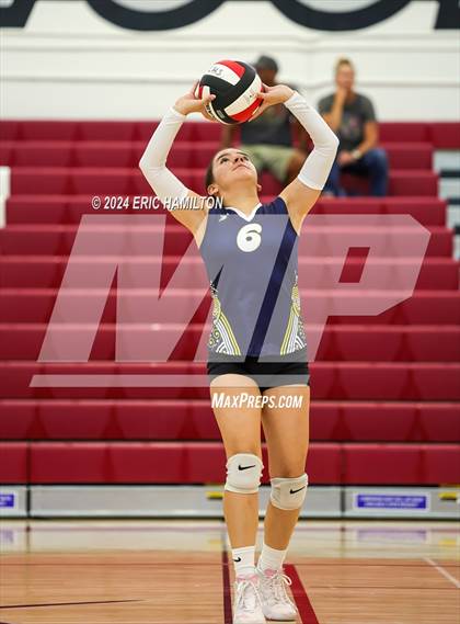 Thumbnail 2 in Oaks Christian vs Millikan (Tae Kim Lakewood/Molten Classic) photogallery.