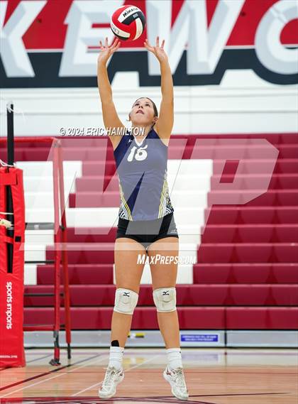 Thumbnail 1 in Oaks Christian vs Millikan (Tae Kim Lakewood/Molten Classic) photogallery.