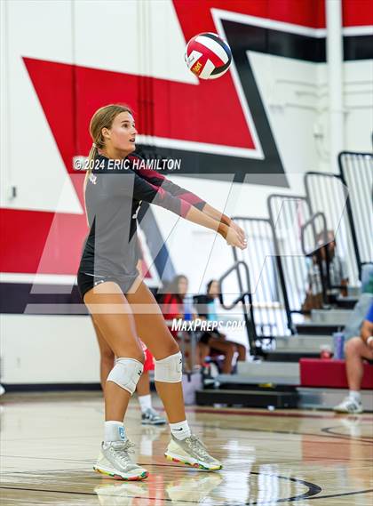 Thumbnail 1 in Oaks Christian vs Millikan (Tae Kim Lakewood/Molten Classic) photogallery.