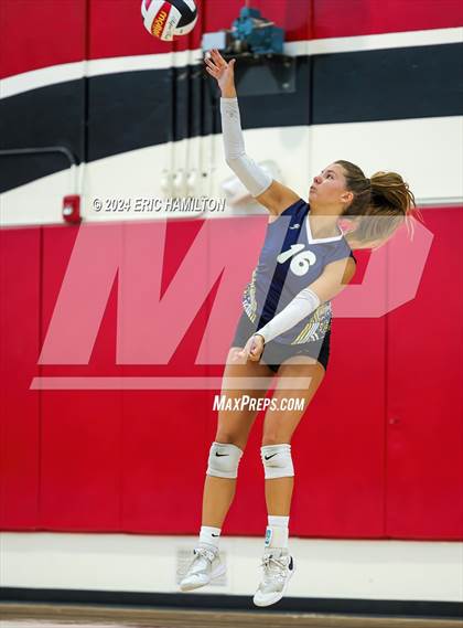 Thumbnail 3 in Oaks Christian vs Millikan (Tae Kim Lakewood/Molten Classic) photogallery.