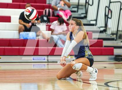 Thumbnail 3 in Oaks Christian vs Millikan (Tae Kim Lakewood/Molten Classic) photogallery.