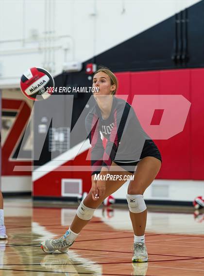 Thumbnail 3 in Oaks Christian vs Millikan (Tae Kim Lakewood/Molten Classic) photogallery.