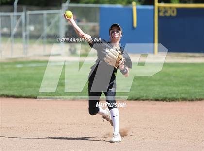 Thumbnail 2 in Saint Francis vs. Archbishop Mitty (CIF CCS Open Division Final) photogallery.