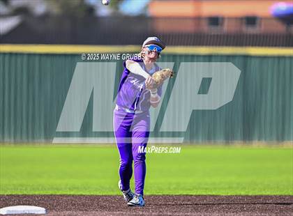 Thumbnail 2 in Lindale vs. Hallsville (Reich Builders Classic) photogallery.