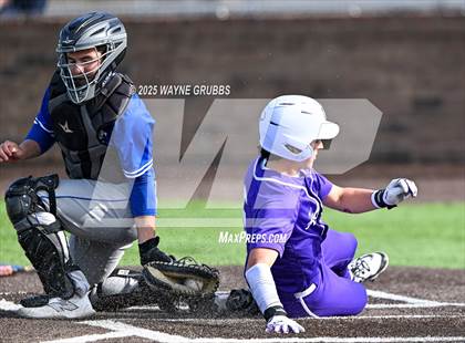 Thumbnail 1 in Lindale vs. Hallsville (Reich Builders Classic) photogallery.