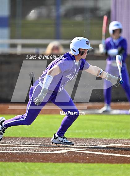 Thumbnail 2 in Lindale vs. Hallsville (Reich Builders Classic) photogallery.