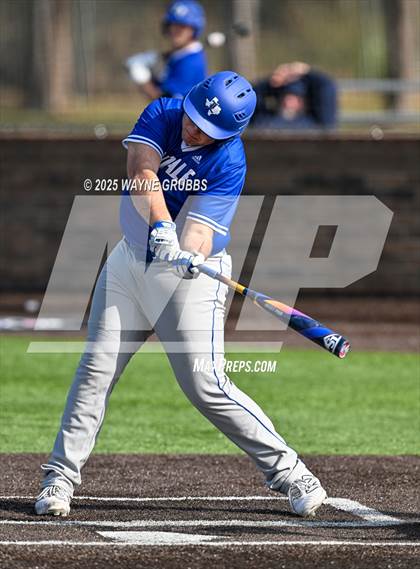 Thumbnail 1 in Lindale vs. Hallsville (Reich Builders Classic) photogallery.