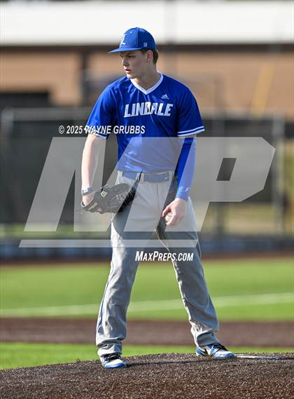 Thumbnail 3 in Lindale vs. Hallsville (Reich Builders Classic) photogallery.
