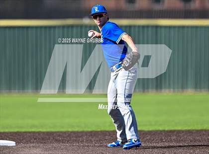 Thumbnail 2 in Lindale vs. Hallsville (Reich Builders Classic) photogallery.