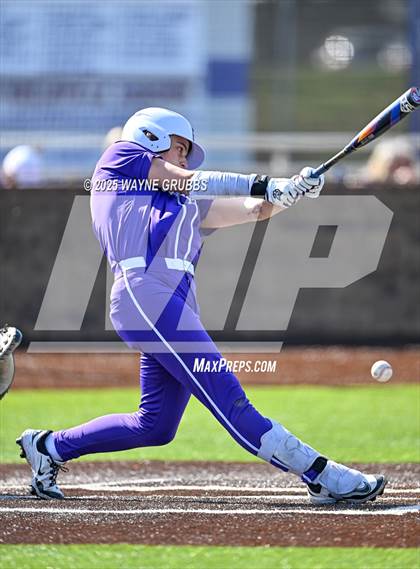 Thumbnail 1 in Lindale vs. Hallsville (Reich Builders Classic) photogallery.