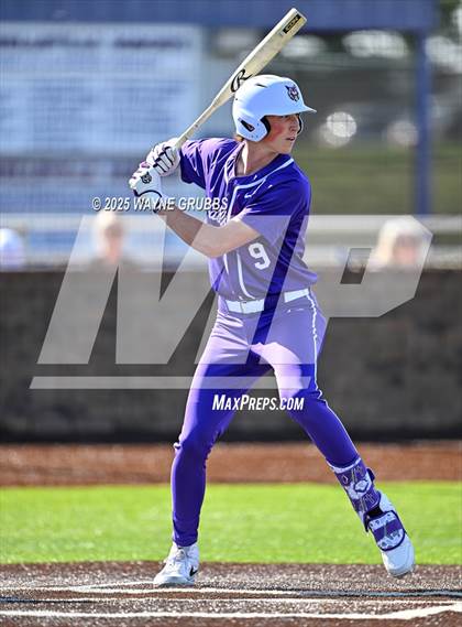 Thumbnail 1 in Lindale vs. Hallsville (Reich Builders Classic) photogallery.