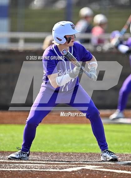 Thumbnail 1 in Lindale vs. Hallsville (Reich Builders Classic) photogallery.