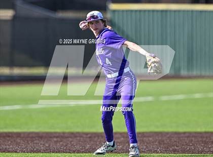 Thumbnail 2 in Lindale vs. Hallsville (Reich Builders Classic) photogallery.