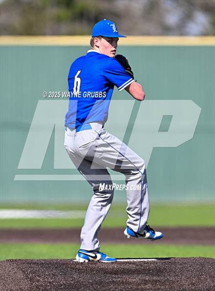 Thumbnail 2 in Lindale vs. Hallsville (Reich Builders Classic) photogallery.