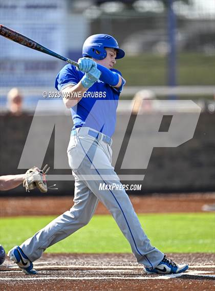 Thumbnail 2 in Lindale vs. Hallsville (Reich Builders Classic) photogallery.