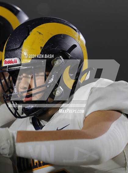 Thumbnail 1 in Millikan @ Camarillo photogallery.