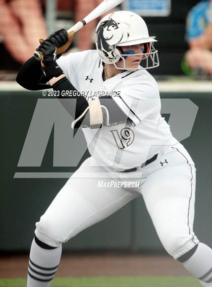 Thumbnail 2 in Southlake Carroll vs Guyer (UIL 6A Regional Semifinals) photogallery.