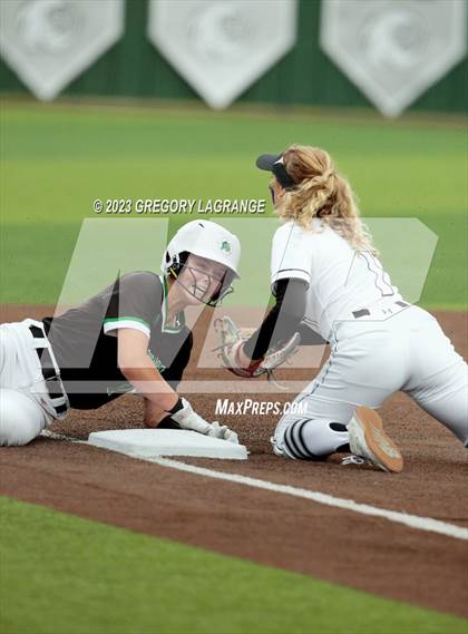 Thumbnail 2 in Southlake Carroll vs Guyer (UIL 6A Regional Semifinals) photogallery.