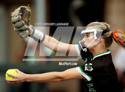 Thumbnail 2 in Southlake Carroll vs Guyer (UIL 6A Regional Semifinals) photogallery.