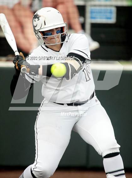 Thumbnail 2 in Southlake Carroll vs Guyer (UIL 6A Regional Semifinals) photogallery.