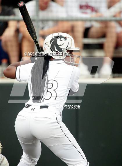 Thumbnail 3 in Southlake Carroll vs Guyer (UIL 6A Regional Semifinals) photogallery.