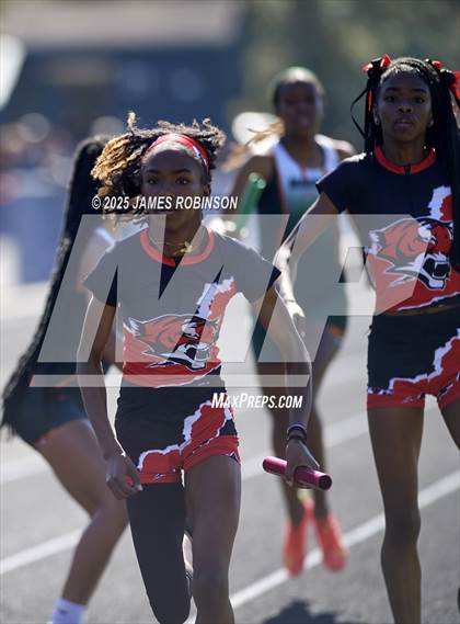 Thumbnail 3 in Mandarin Preseason Classic (4 x 100 Meters) photogallery.