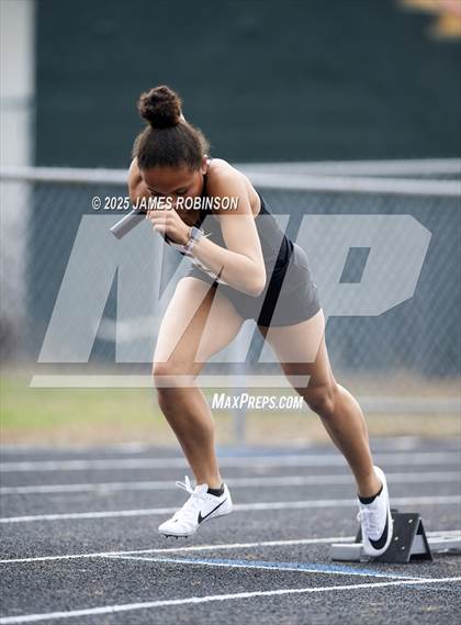 Thumbnail 2 in Mandarin Preseason Classic (4 x 100 Meters) photogallery.