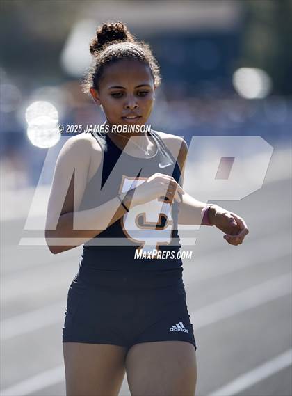 Thumbnail 1 in Mandarin Preseason Classic (4 x 100 Meters) photogallery.