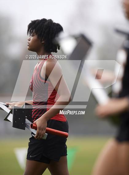 Thumbnail 1 in Mandarin Preseason Classic (4 x 100 Meters) photogallery.