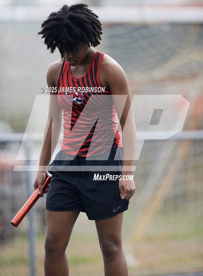 Thumbnail 1 in Mandarin Preseason Classic (4 x 100 Meters) photogallery.