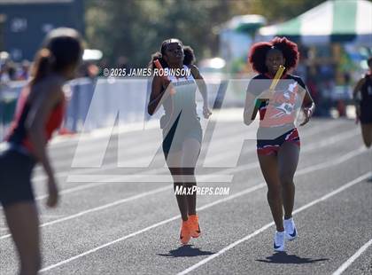 Thumbnail 3 in Mandarin Preseason Classic (4 x 100 Meters) photogallery.