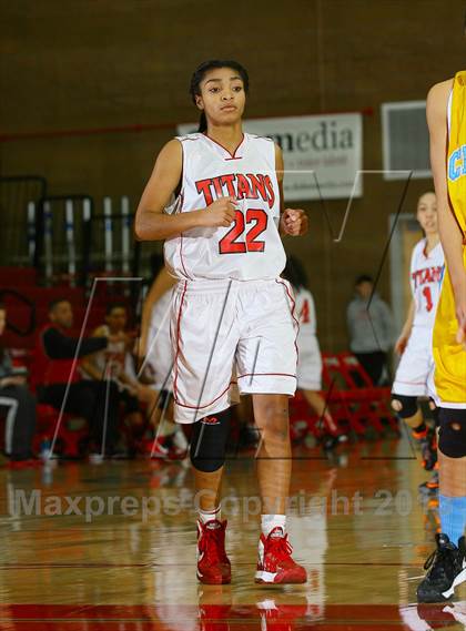 Thumbnail 1 in Center vs Antelope (Common Good Classic) photogallery.