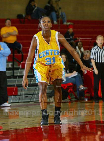 Thumbnail 2 in Center vs Antelope (Common Good Classic) photogallery.
