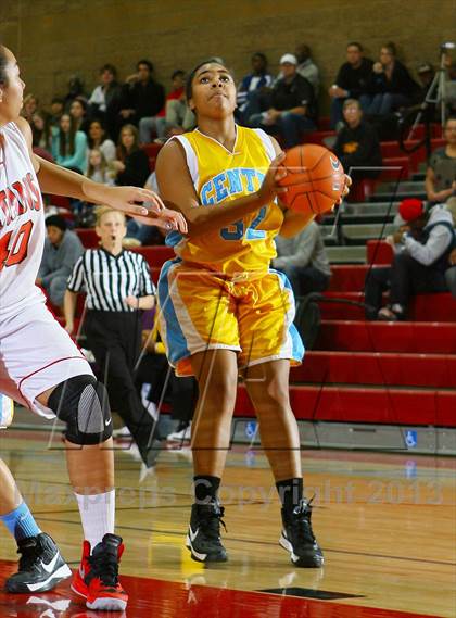 Thumbnail 1 in Center vs Antelope (Common Good Classic) photogallery.