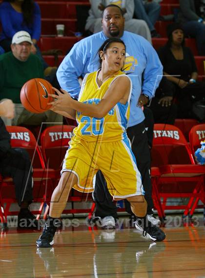 Thumbnail 1 in Center vs Antelope (Common Good Classic) photogallery.
