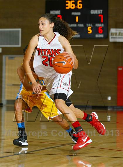 Thumbnail 2 in Center vs Antelope (Common Good Classic) photogallery.
