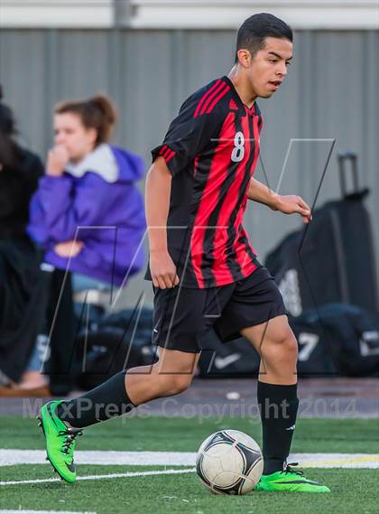 Thumbnail 3 in Jersey Village vs Clear Brook (Pasadena Cup) photogallery.