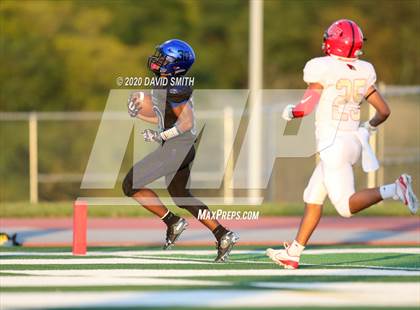Thumbnail 3 in Raytown South vs Raytown photogallery.