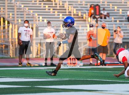 Thumbnail 2 in Raytown South vs Raytown photogallery.