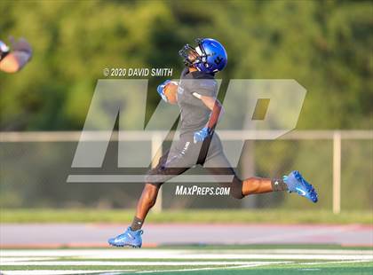 Thumbnail 3 in Raytown South vs Raytown photogallery.