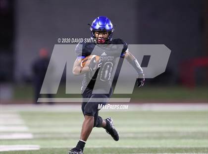 Thumbnail 1 in Raytown South vs Raytown photogallery.