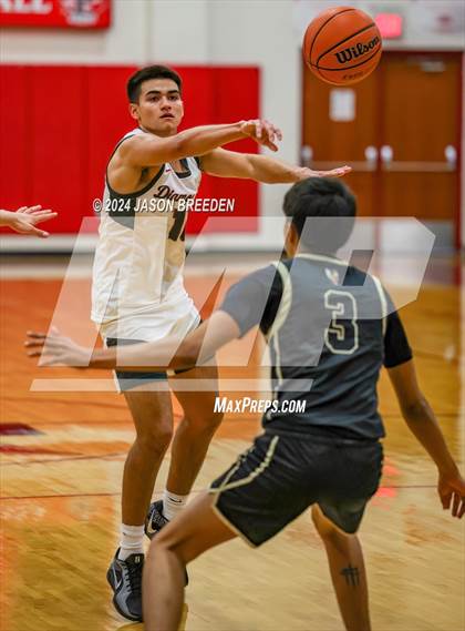 Thumbnail 3 in Edcouch-Elsa vs Pioneer (Sharyland ISD Thanksgiving Classic) photogallery.