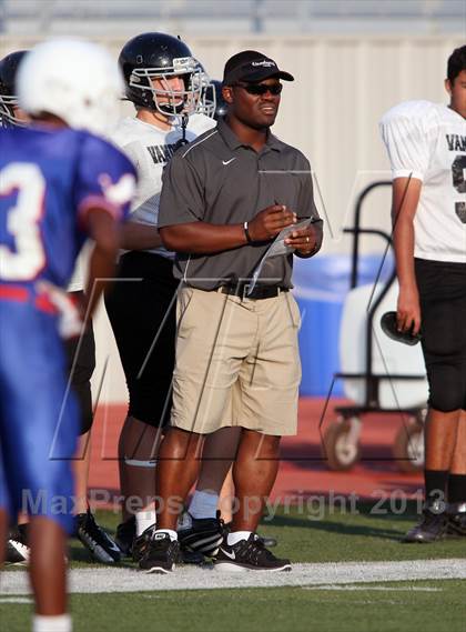 Thumbnail 2 in Leander vs. Vandegrift photogallery.