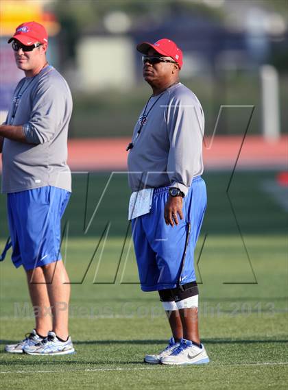 Thumbnail 2 in Leander vs. Vandegrift photogallery.