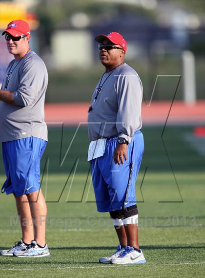 Thumbnail 3 in Leander vs. Vandegrift photogallery.